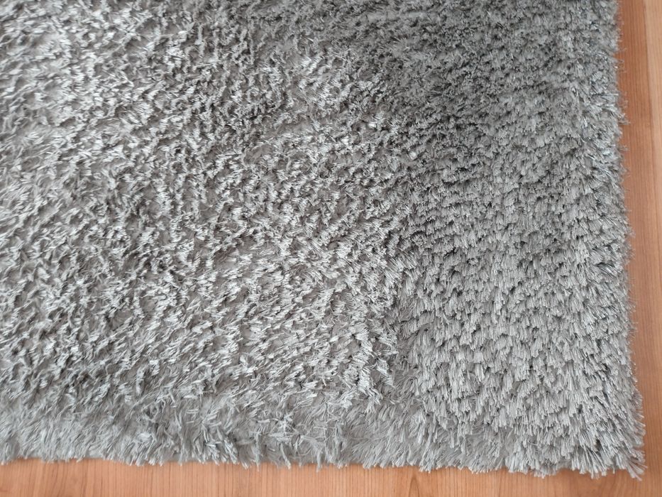 Vând covor nou culoarea gri