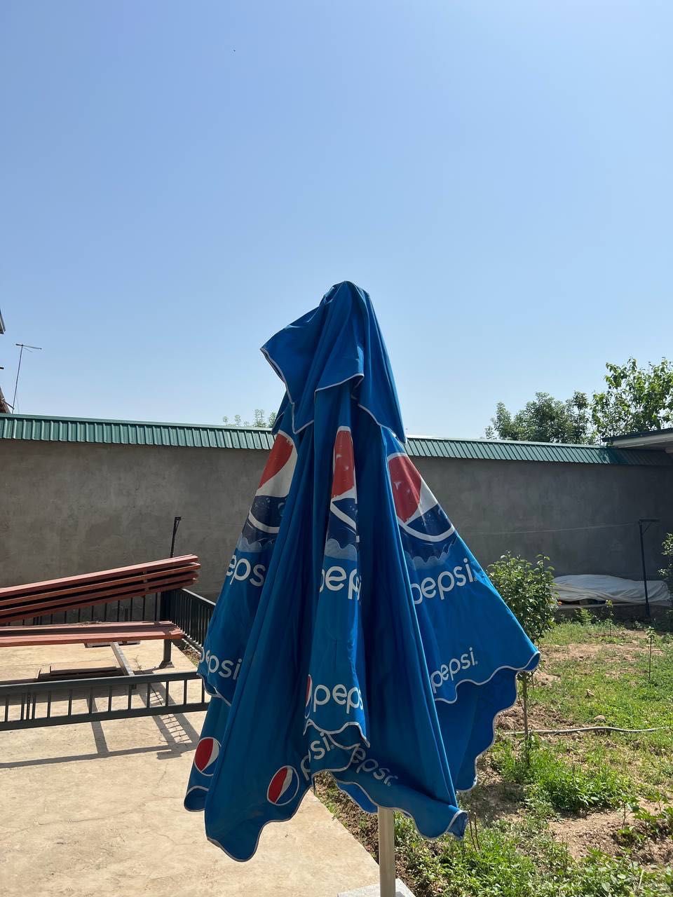 Зонтик    Soyabon Pepsi