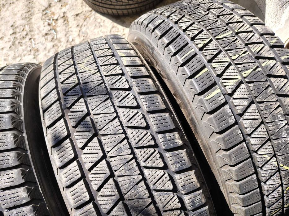 4бр.зимни гуми BRIDGESTONE 235 65 17 DOT22 цена за брой