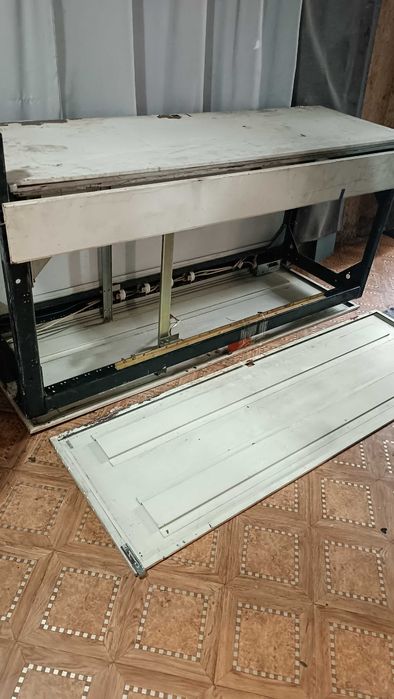 Шкаф железный серверный,высота 1,80 Срочно.