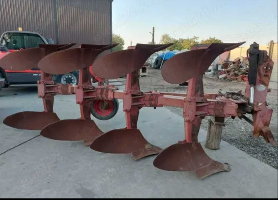 Vând plug naud 4+1 (nu kuhn,lemken )