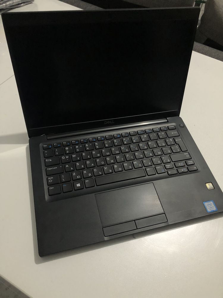 Лаптоп DELL Latitude 7390