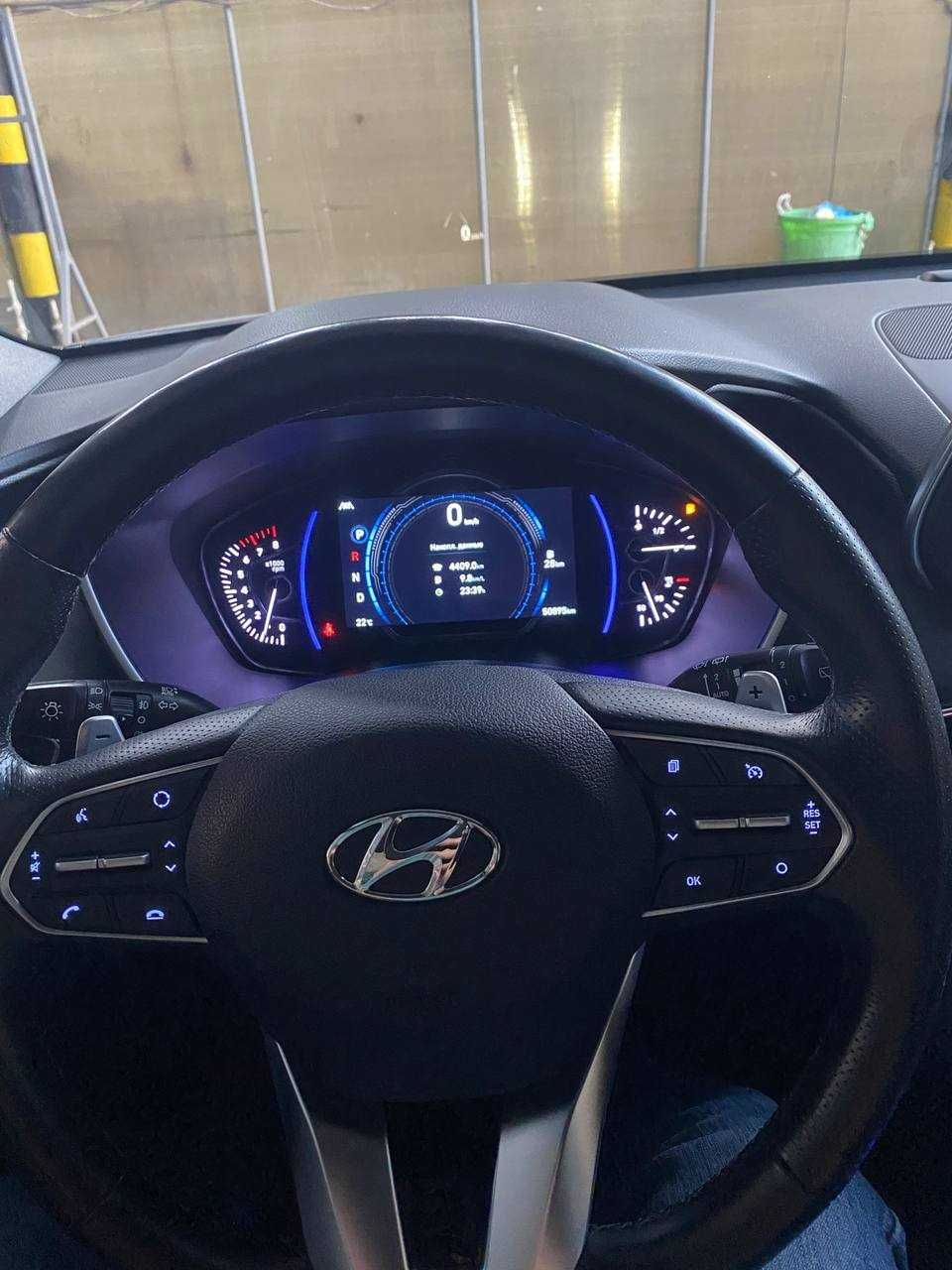 Hyundai Santa Fe 2020 - Состояние идеал - HTRAC Polniy privod