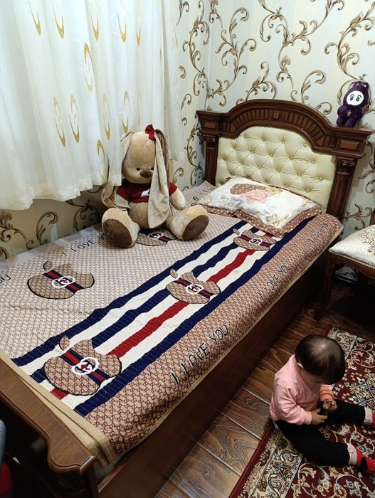 Divan 1 kishilik sotiladi  ancha katta sifati zor