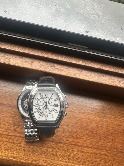 Два брая часовници