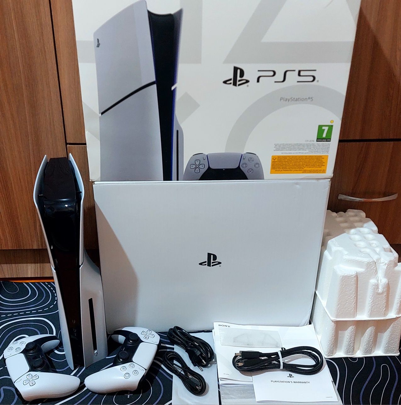 Ps 5 slim 1tb 2 дж 6 игры! Топ комплект!