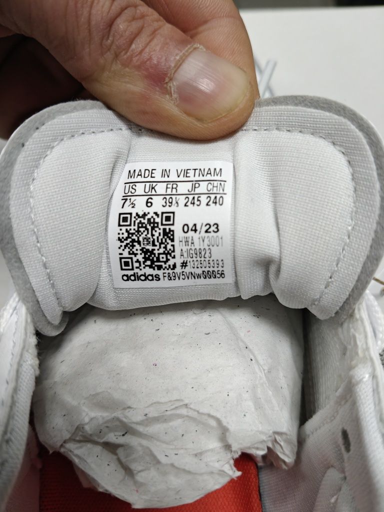 Кецове ADIDAS,чисто нови