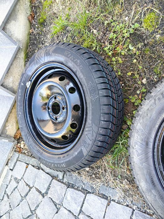 Vand 5 cauciucuri all season Viking (185/60/15) cu  jante pt. Renault