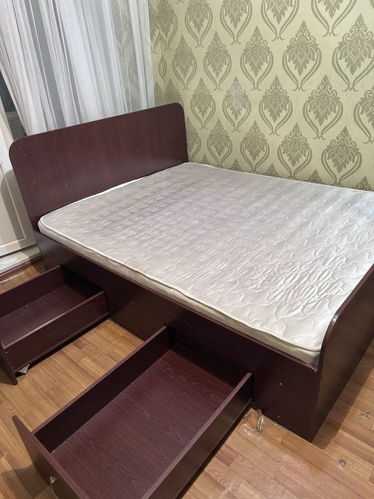 Кровать двухспальная