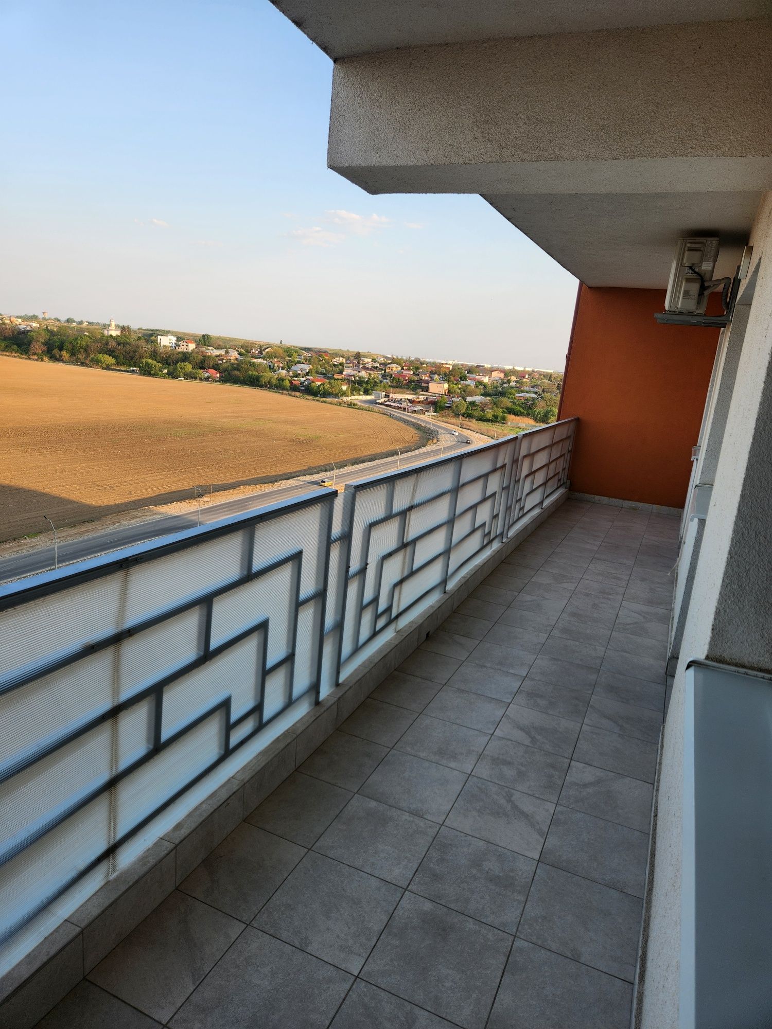 Inchiriez Apartament 3 camere New Confort City