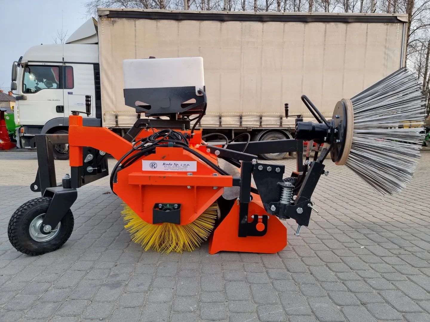 Matura tractor, perie tractor, maturatoare tractor, maturatoare RODA