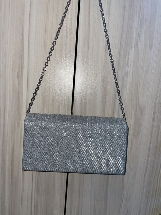 Офицялна чантичка