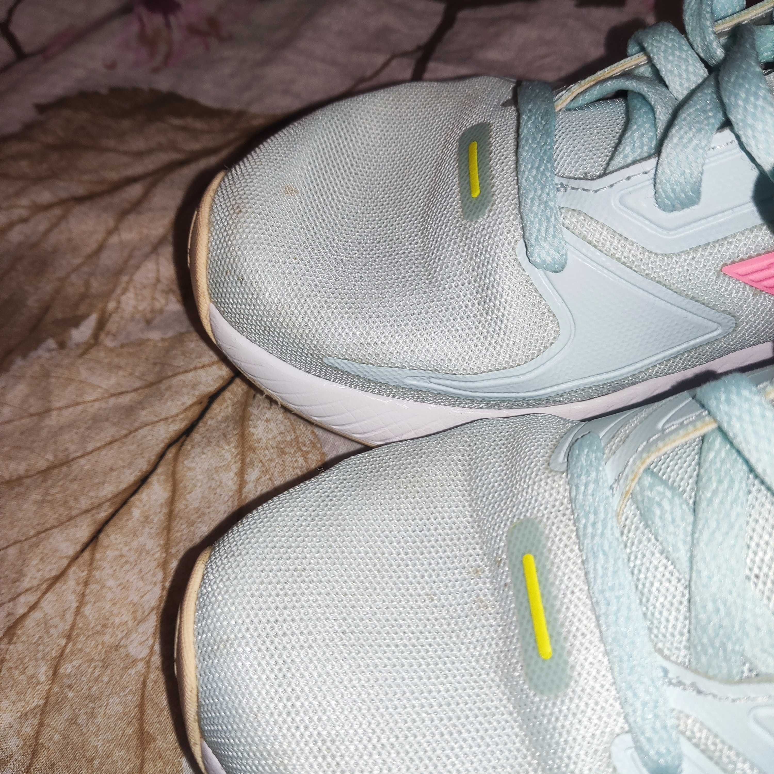Маратонки Adidas Runfalcon 37.1/3 
23 - 23.5 см. стелка