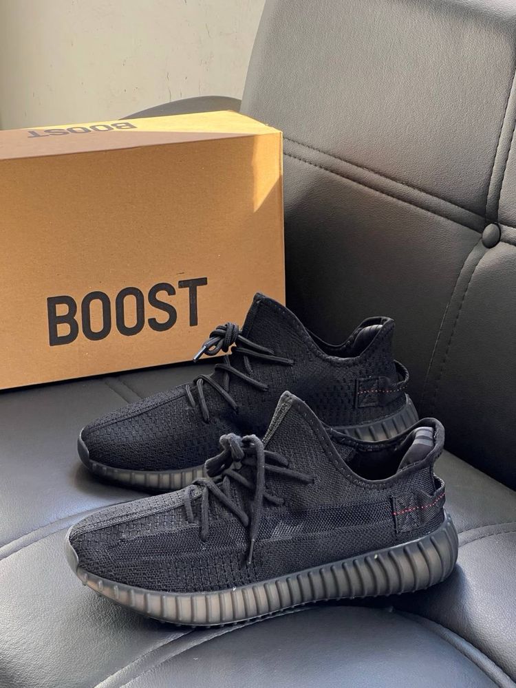 Adidasi Yezzy Noi !!! Marimi 40/46 !!!