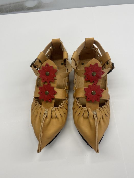 Детски и дамски кожени цървули (опинци) с красив орнамент