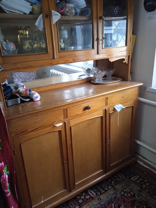 Qadimgi boʻlgan tremo, 2 Dana kreslo,stenka