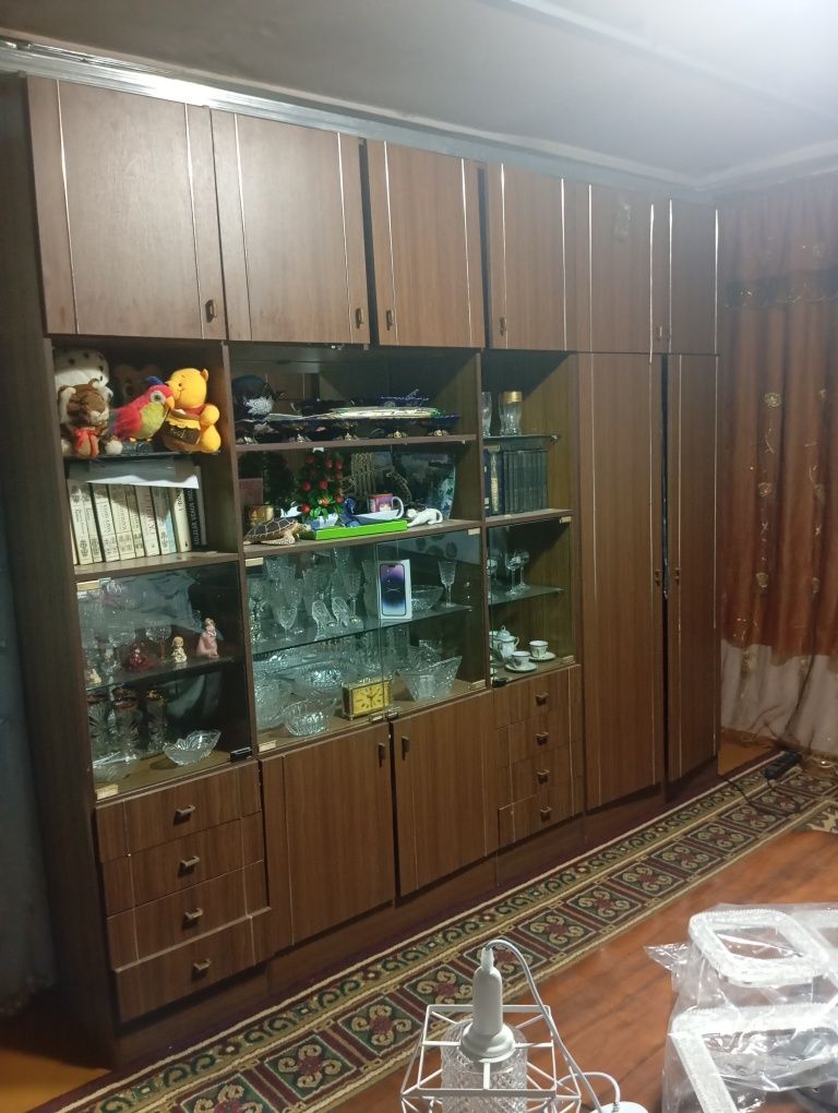 Стенка сотилади арзон нархга сотаман