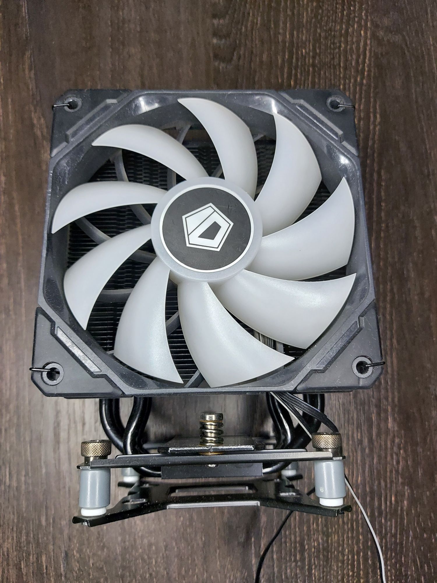 Башенный кулер ID-COOLING
