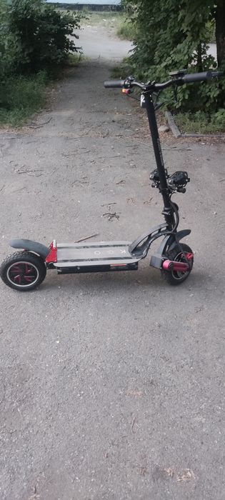 Продам Электросамокат KUGOO G-BOOSTER в отличном состоянии.