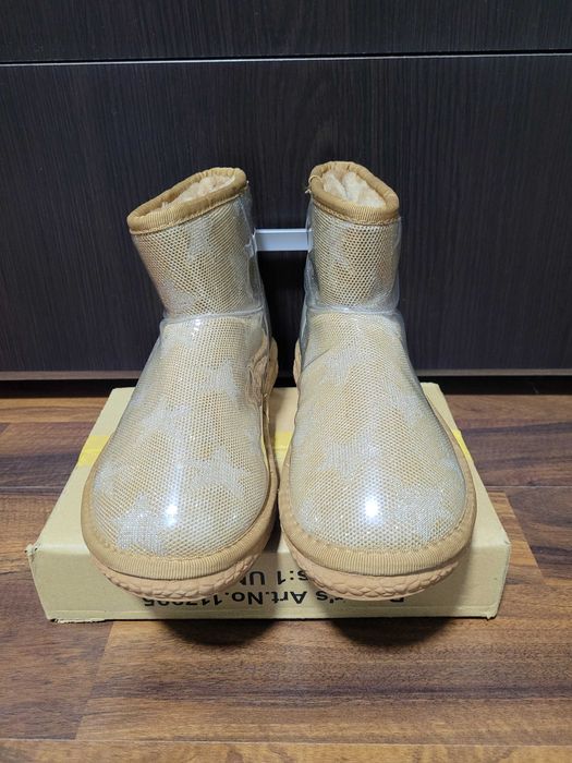 UGG uri dama noi