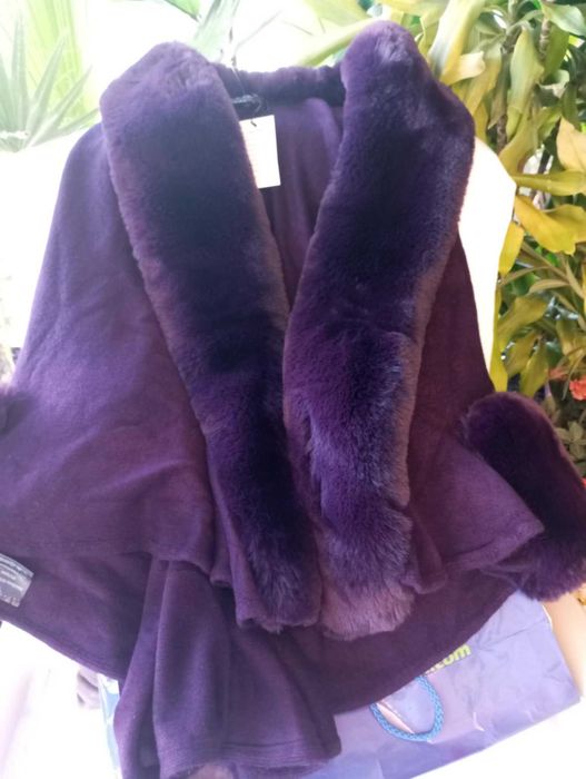 Продавам ново палто Franck Usher.