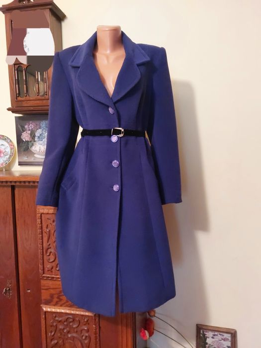 Palton mov nou, minunat, foarte elegant, stofa de lana