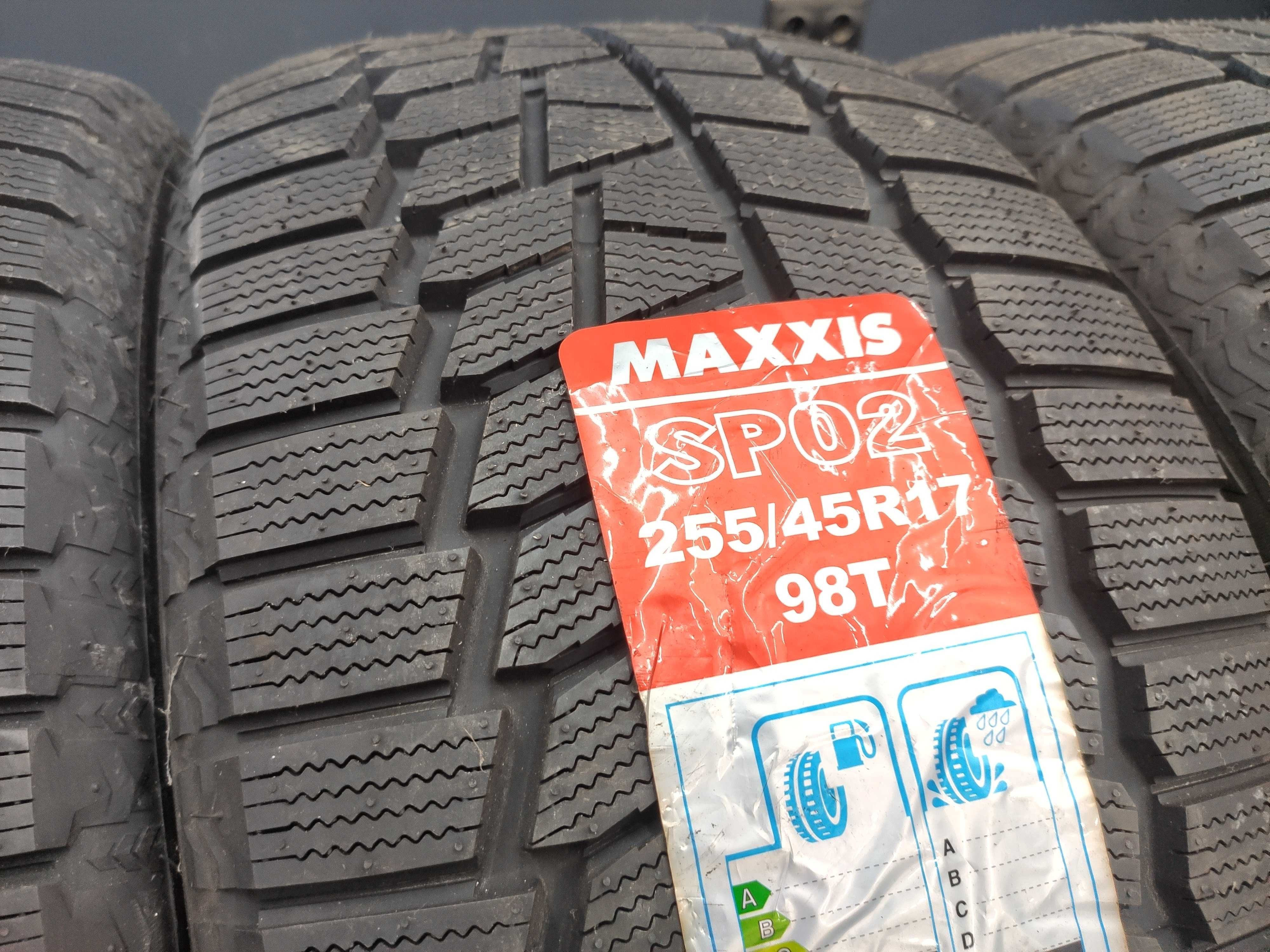 4бр Нови Зимни Гуми 255 45 17 - Maxxis