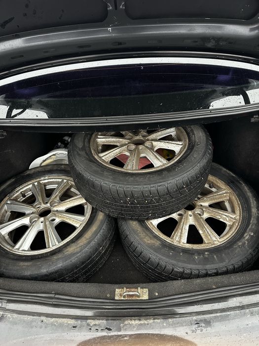 Диски с шинами в отличном состояние