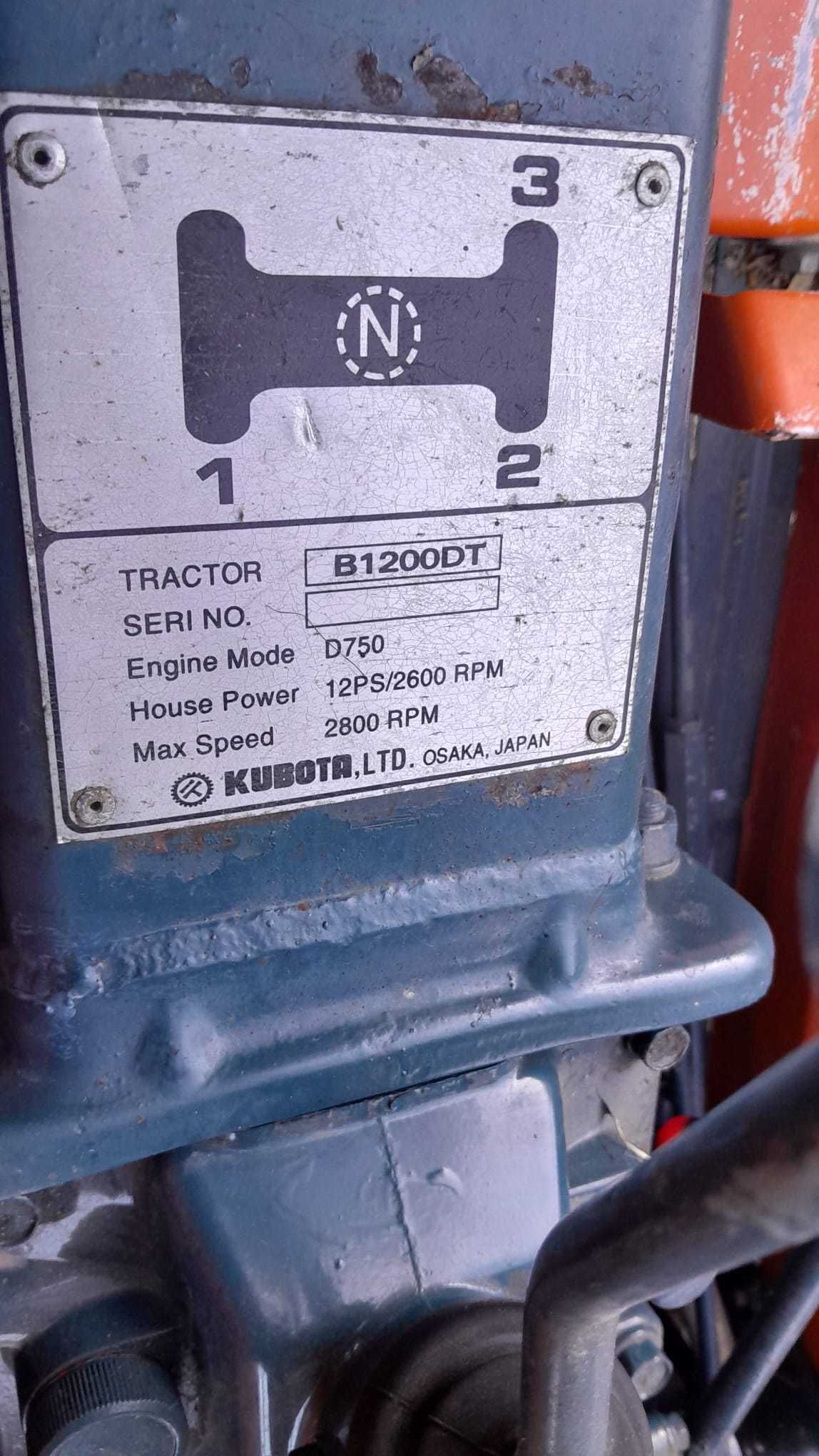 GRAU  1 leu/kg , TRACTOR kubota 12cp și 14 cp, freza, coasa 4000E
