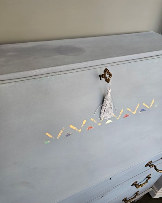 Винтидж писалище състарено в Рустик стил!