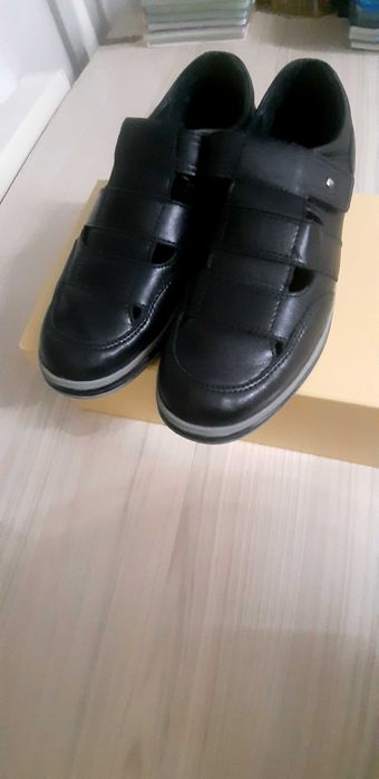 Продам туфли на мальчика (натур.кожа)