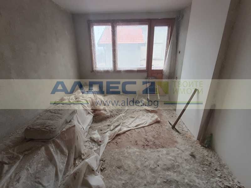 Продават се две къщи в с. Драгушиново до Самоков!