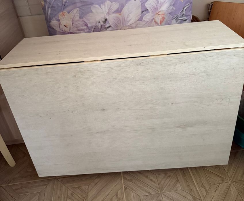 Раскладной стол для гостиной