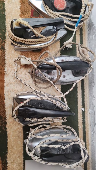 Утюги советские отдам