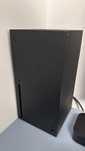 Xbox Series X + controller