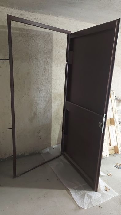 Метална врата входна или мазе