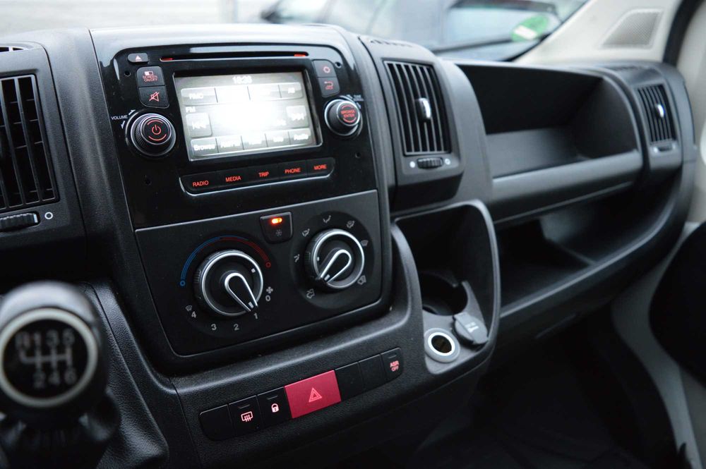 Товарен бус Citroen Jumper 2.0HDI МАКСИБАЗА