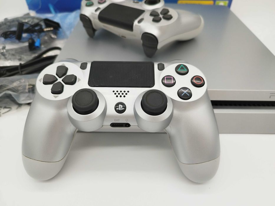 [ps4] PlayStation 4 Slim 500GB Silver Edition/ с 2 контролера