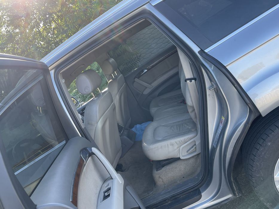 Vand audi Q7 3.0 automat pret negociabil