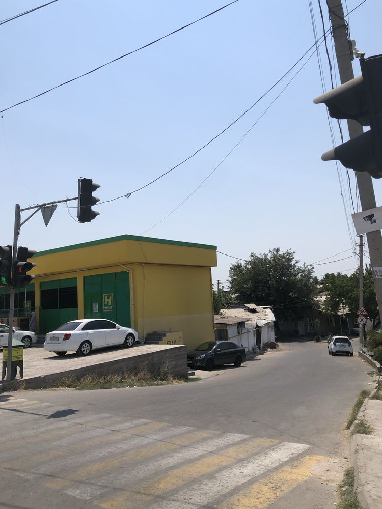 Chorsuda 3 sotixli hovlimiz sotiladi