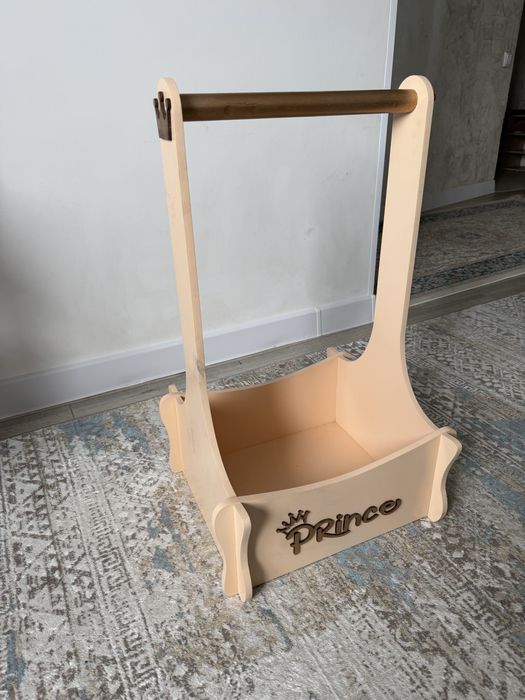 Детская вешалка.