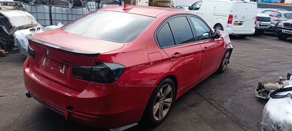 Dezmembrari / Dezmembrez BMW Seria 3 (F30) 2.0 N47D20 cutie viteze automată cod culoare MELBOURNEROT METALLIC (A75)