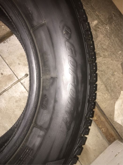 Резина зимняя комплект 265/60R18