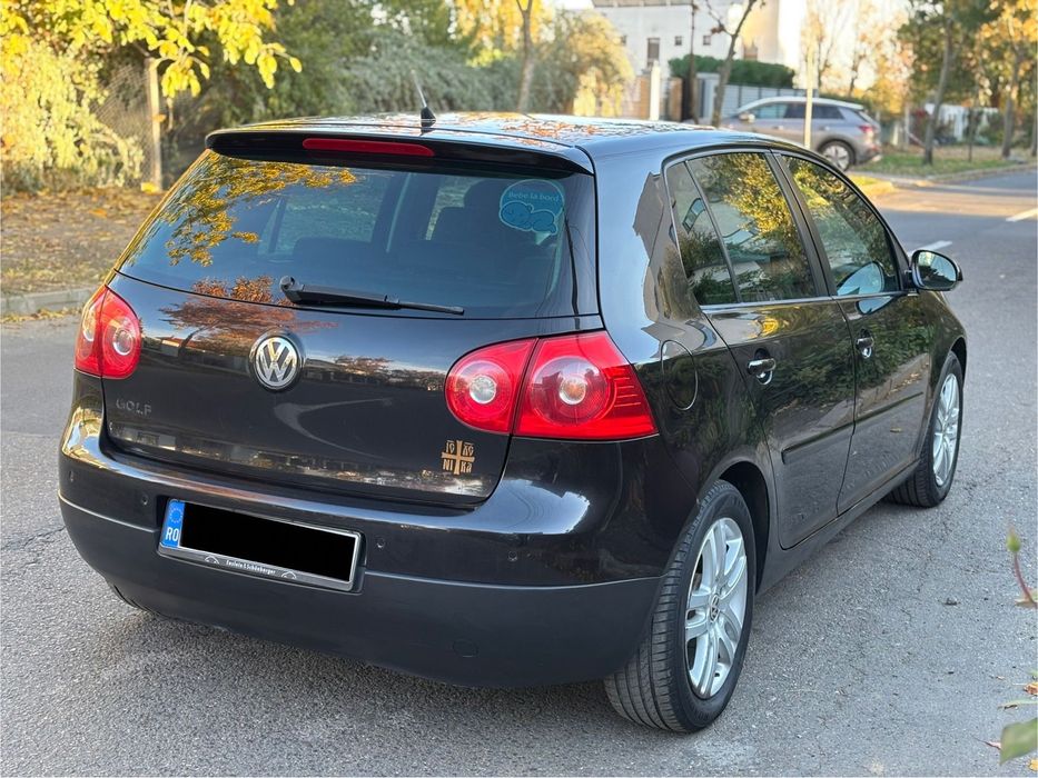 Volkswagen Golf 5 1.6 MPI , intretinut carte service la zi