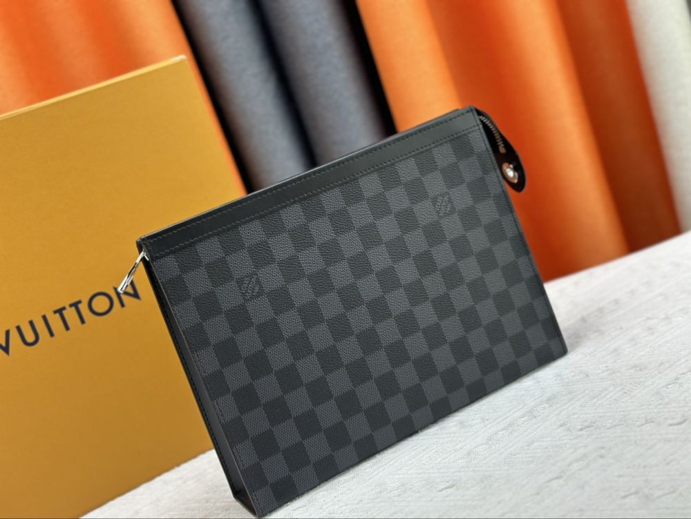 Louis Vuitton Pochette Voyage MM