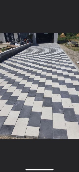 Montaj pavaj firmă cu experiență