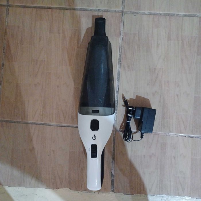 Aspirator portabil cu acumultor IdeenWelt