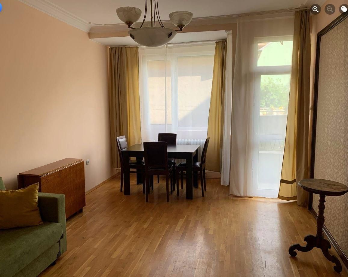 Дава се под наем Тристаен апартамент в София, Център - 90 кв.м за 800 € - Снимка #1
