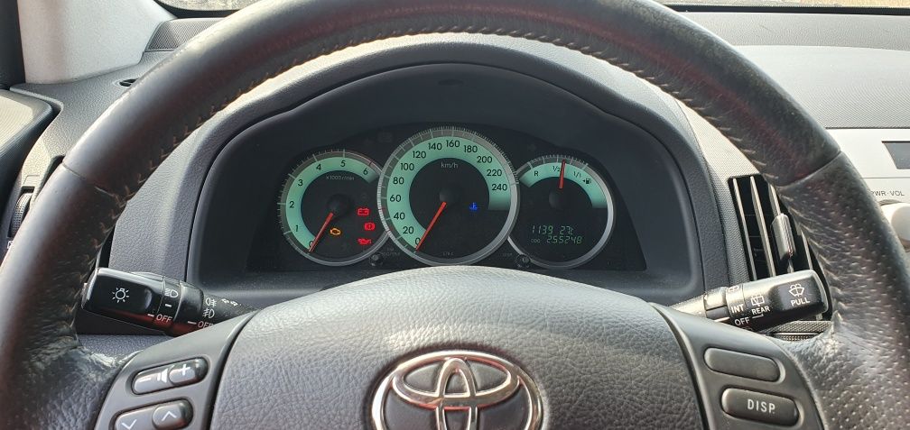 Тойота Корола Версо 2.2д-кат 177к.с на части Corolla Verso 2.2dcat 177