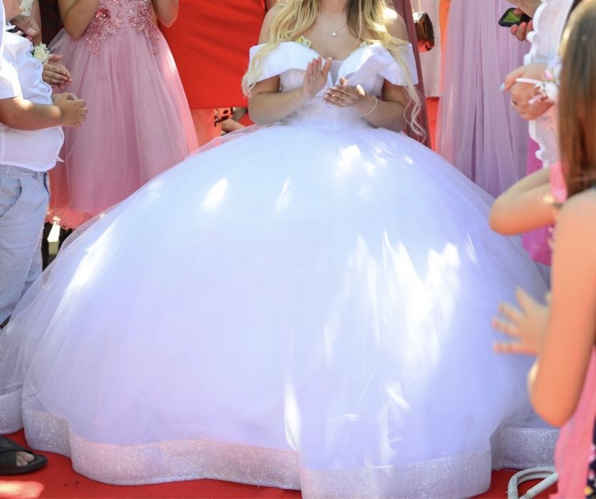 Vand rochie alba de mireasa S
